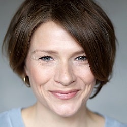 Laura Doddington HEADSHOT Web